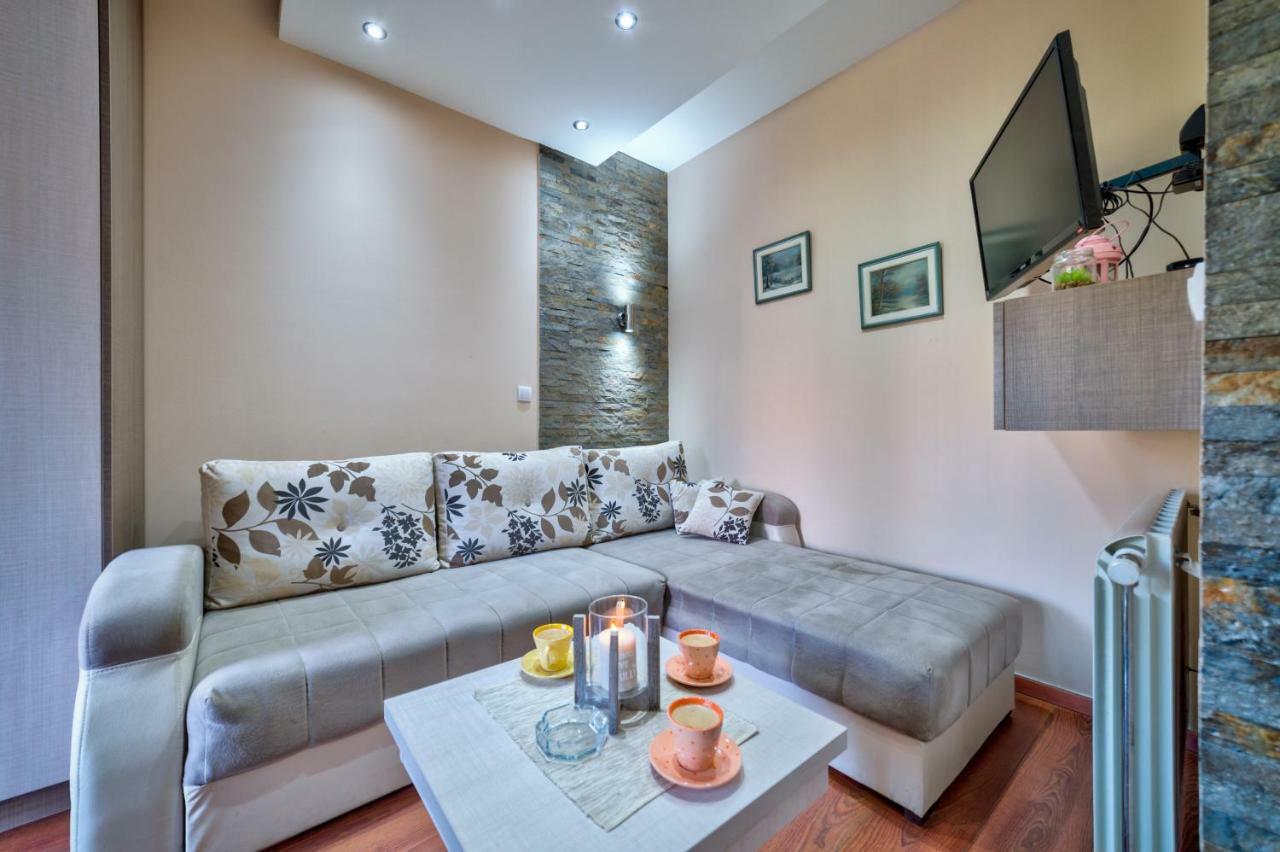Apartment Aura *
