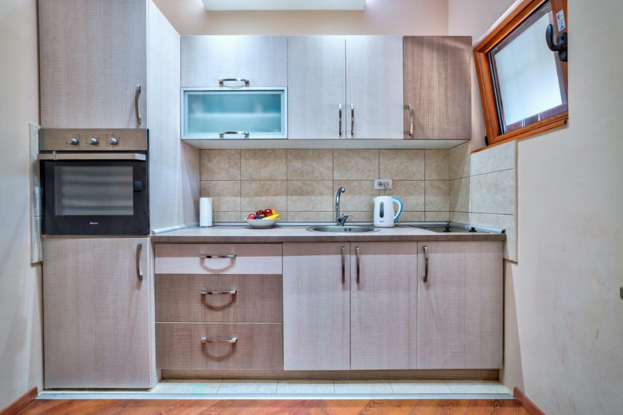 Aura Apartment *